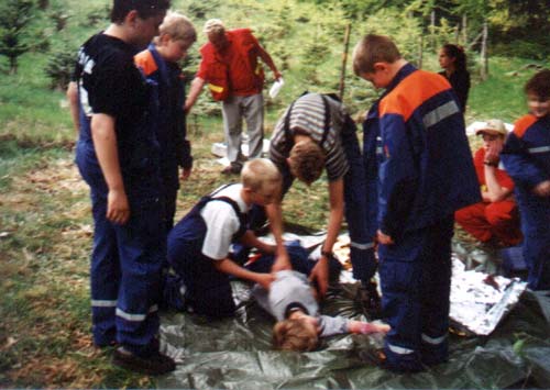 Geländespiel 10 Jahre JF Kleinschmalkalden 2003 - Erste Hilfe